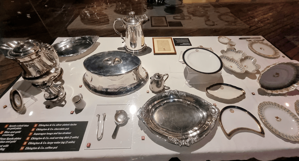 First-class dinner service