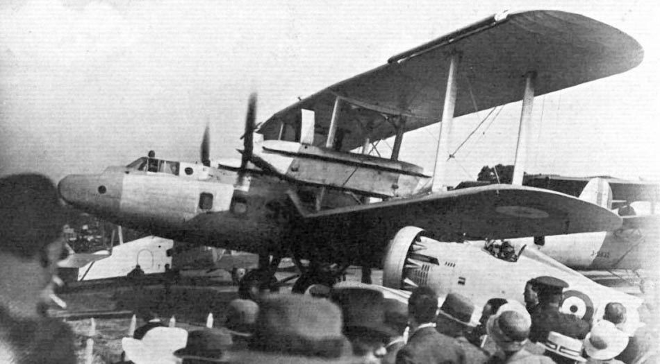 Gloster TC.33 at the 1932 Hendon Air Display