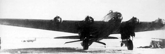 Bisnovat 5 with its Petlyakov Pe-8 mothership
