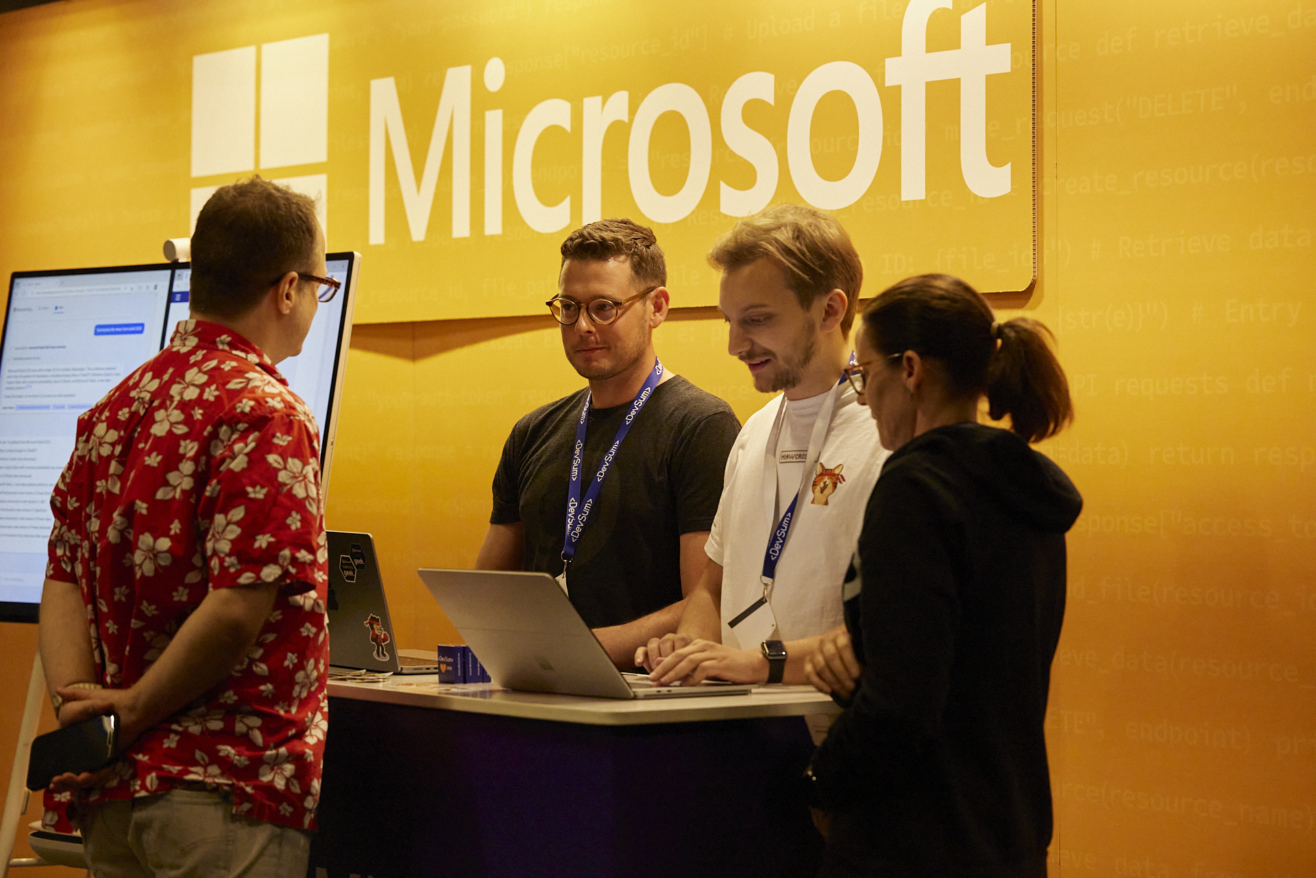 Devsum Dev Conference In Stockholm - High Quality Full HD Gradient Pictures | Free Download