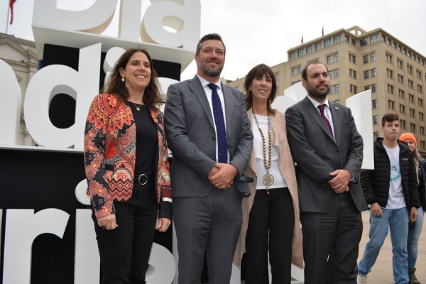 Gobierno celebra Día Mundial del Turismo en domo tecnológico frente a la Moneda