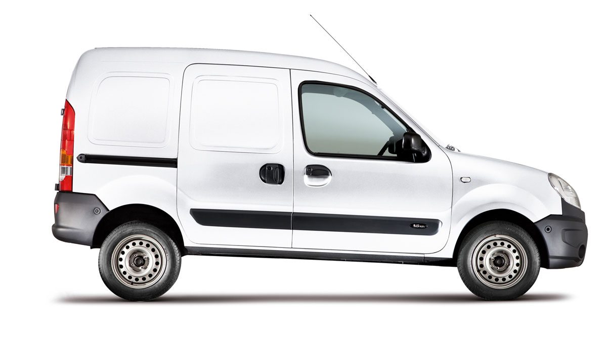 La segura reveló a través de sus redes que su camioneta, la cual sufrió un terrible accidente semanas atrás, quedó completamente . Renault Kangoo - Diaz Renault | Conozca los Autos de