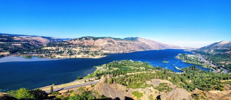 Views-from-the-Rowena-Crest-viewpoint