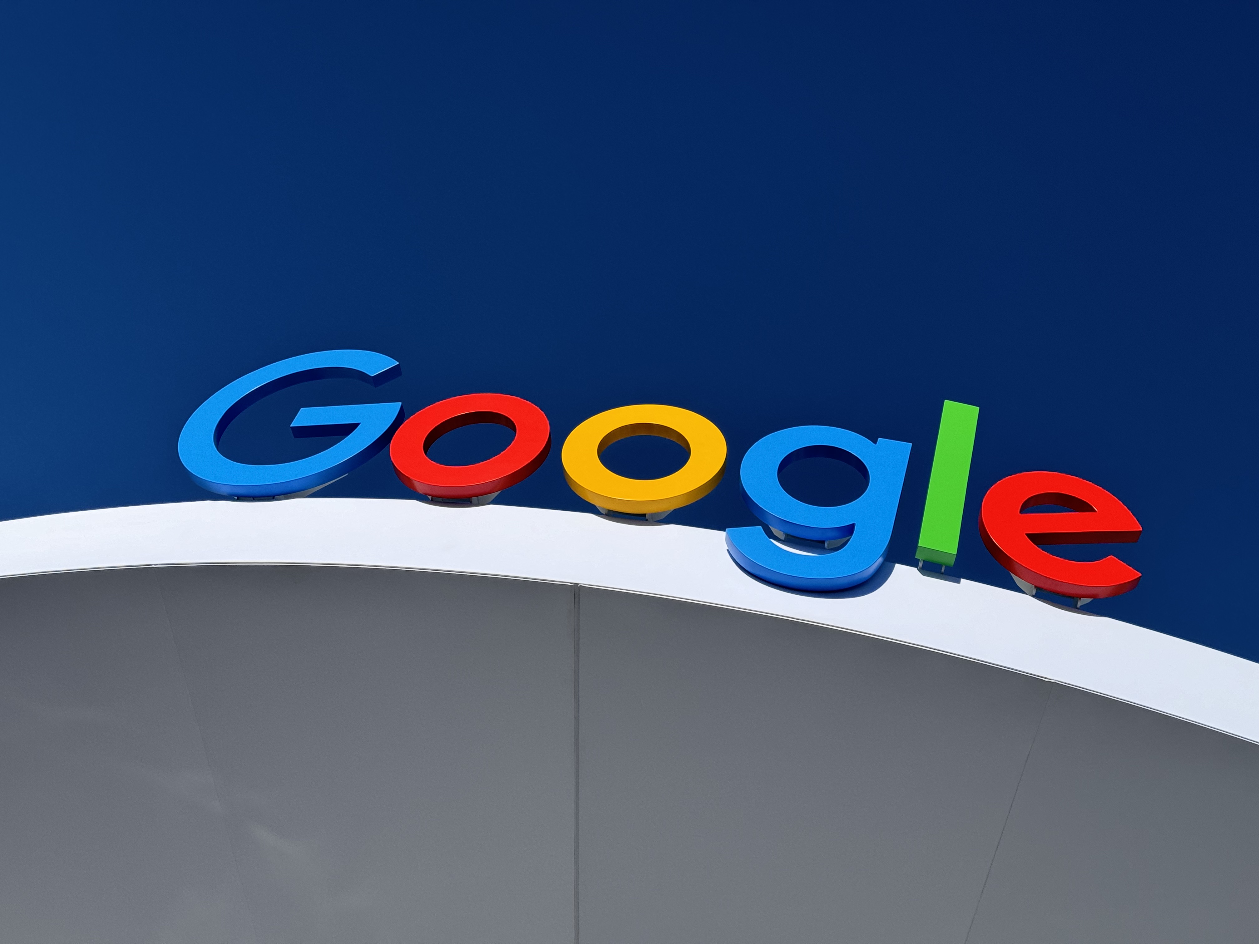 Google’s iconic ‘feeling lucky’ button is under threat from you-know-what