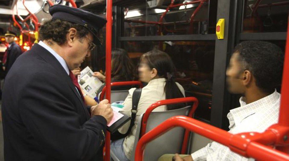 Dirigenti Atac Come Controllori Sui Bus, Ecco La Proposta Della Maggioranza In Campidoglio - Dire.it 536_x_960_jpg