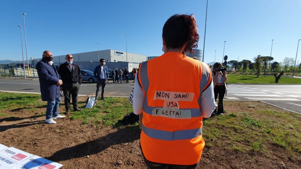 Non Siamo Usa E Getta': Gli Ex Lavoratori Somministrati Di Amazon Colleferro In Protesta - Dire.it 576_x_1024_jpg