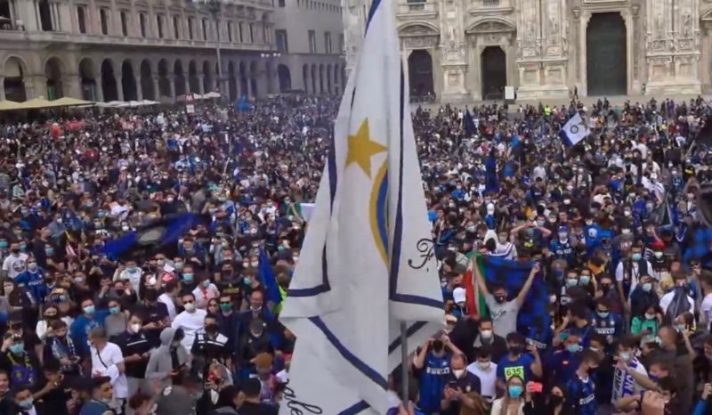 Assembramenti Festa Inter Oggi : Inter Campione D Italia Polemiche Per I Festeggiamenti A Piazza Duomo Dire It