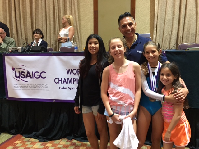 Congratulations Discovery Gymnastics Team Discovery Programsdiscovery Programs - Geometric Background Collection - Retina Quality