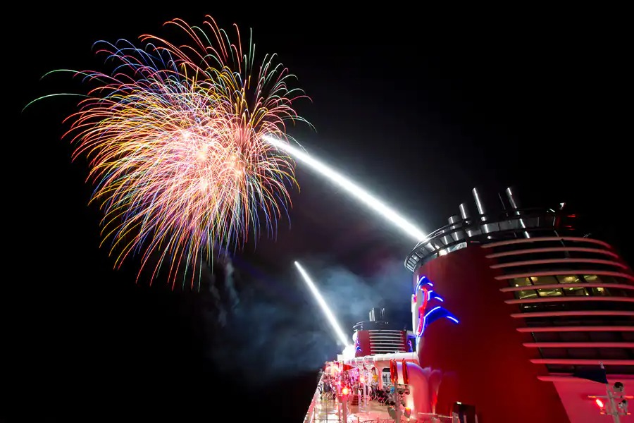 Novo show de fogos nos navios da Disney