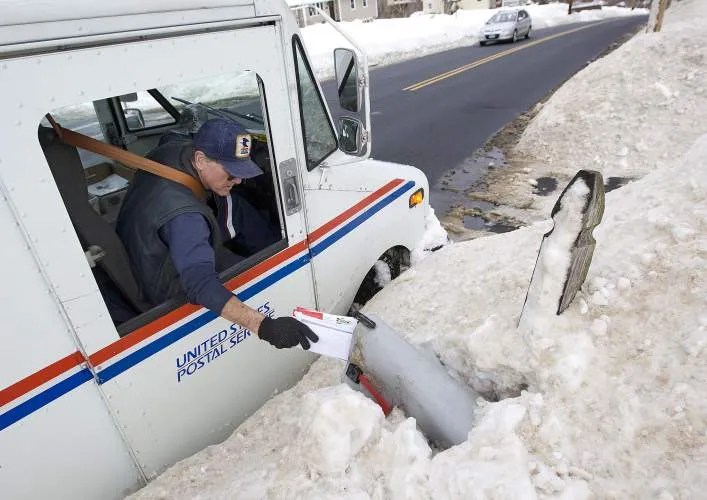 Install a Mailbox Post in the Winter DIY Ideas