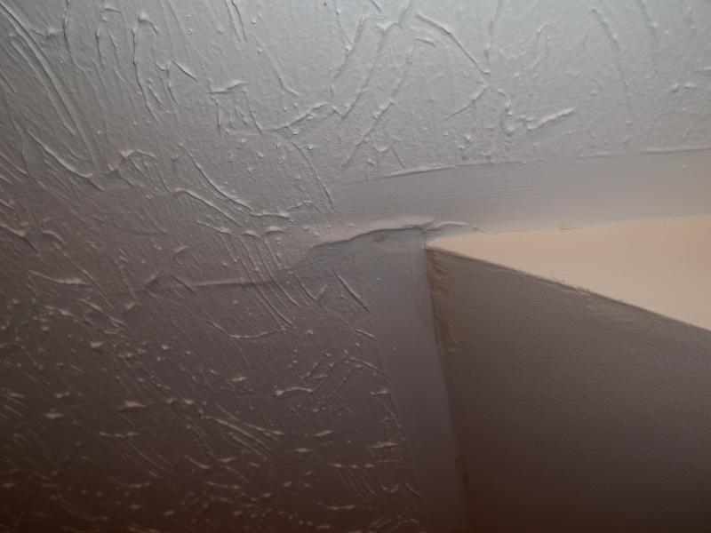 15.08.2017 · cracks in the ceiling can be cosmetic or indicative of a serious structural problem. Bulge on bedroom ceiling | DIYnot Forums