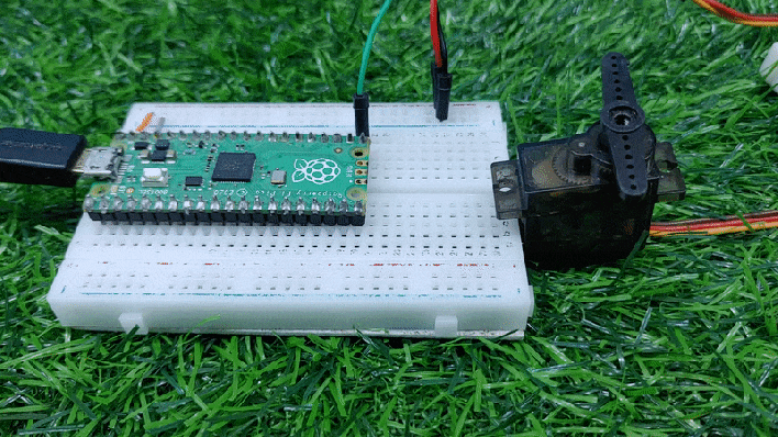 Raspberry pi pico with servo motor