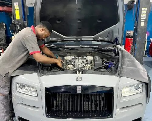Rolls Royce Repair by DME Technicians