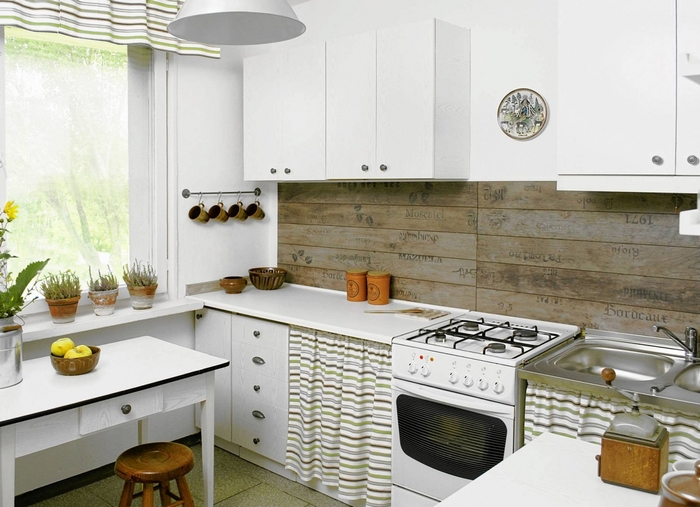 шторки вместо дверец на кухне