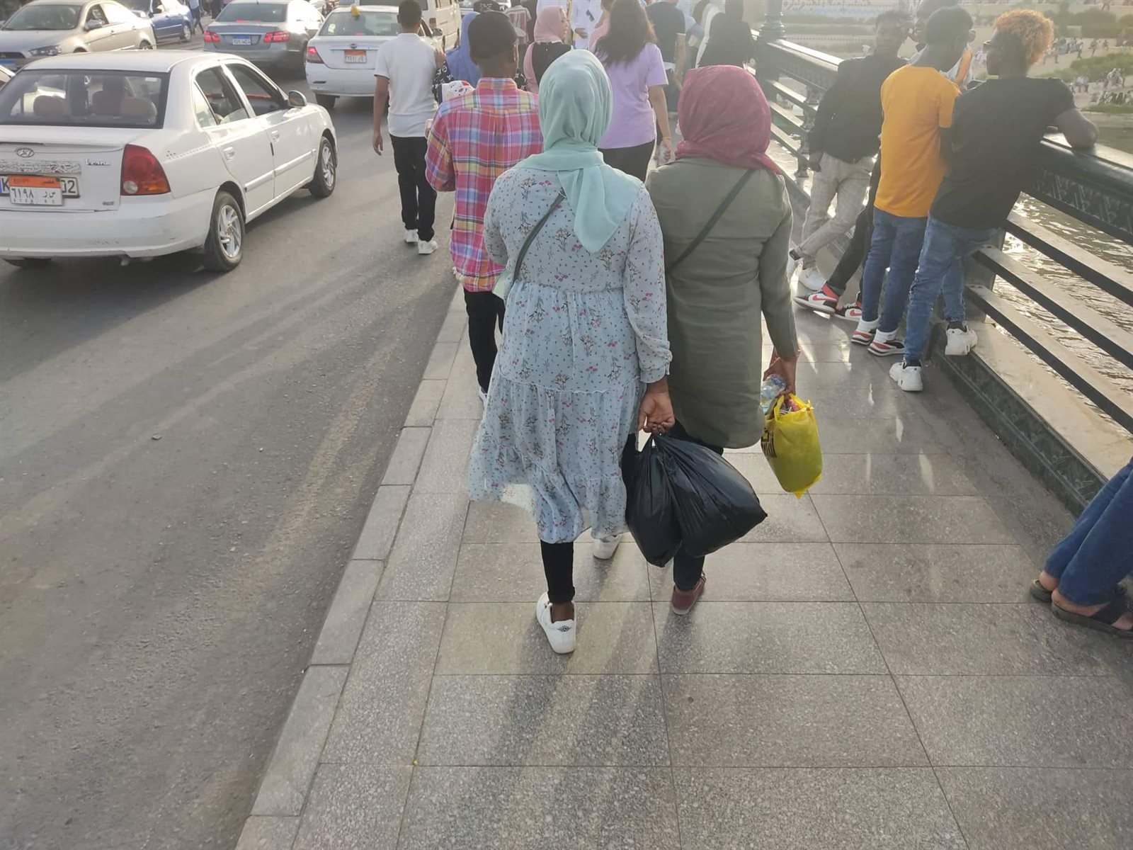 كوبرى قصر النيل قبلة «الأندر إيدج» فى ثانى أيام العيد