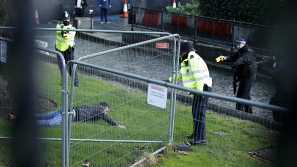 عاجل.. الشرطة البريطانية: اعتقال شخصين بعد حادث طعن داخل قطار متجه إلى هانتينجدون