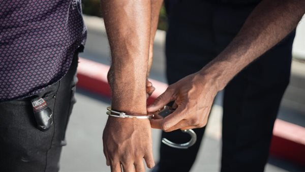 ضبط المتهمين بقتل مالك مقهى وابنه بسبب خصومة ثأرية في حدائق أكتوبر