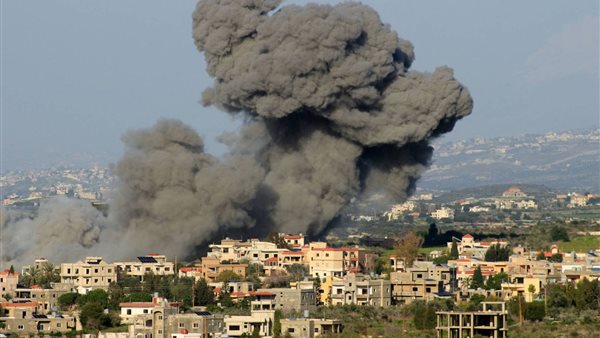 غارات إسرائيلية عنيفة على بلدة كفرحتى بقضاء صيدا جنوب لبنان غارات إسرائيلية عنيفة على بلدة كفرحتى بقضاء صيدا جنوب لبنان