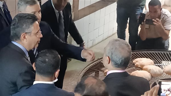 وزير التموين يقرر إرجاء تحصيل أقساط المخابز فى فبراير وتوجيهات مشددة لضمان توافر الخبز والسلع خلال رمضان وزير التموين يقرر إرجاء تحصيل أقساط المخابز فى فبراير وتوجيهات مشددة لضمان توافر الخبز والسلع خلال رمضان