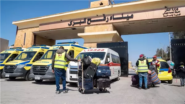معبر رفح البري يستقبل دفعة من الفلسطينيين العائدين إلى قطاع غزة