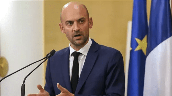 عاجل.. الخارجية الفرنسية تبلغ النيابة العامة بظهور اسم دبلوماسي في ملفات إبستين عاجل.. الخارجية الفرنسية تبلغ النيابة العامة بظهور اسم دبلوماسي في ملفات إبستين