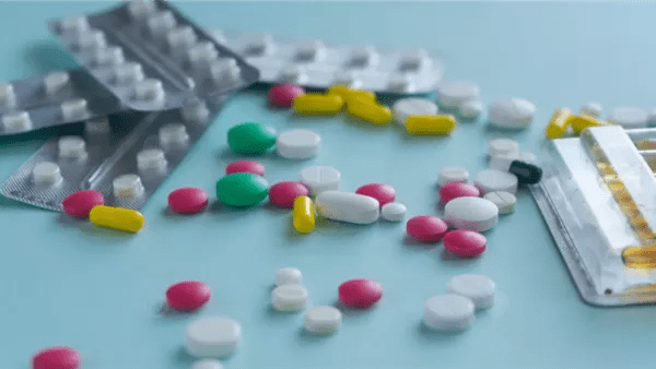 البكتيريا الخارقة تهدد حياتك بسبب المضادات الحيوية.. أخطر مشكلة صحية في العصر الحديث