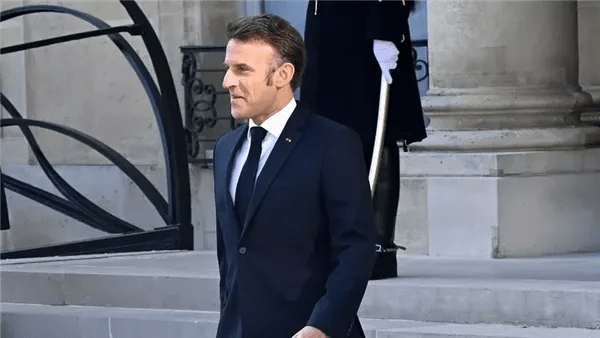 الرئيس الفرنسي يؤكد دعمه للإصلاحات فى لبنان