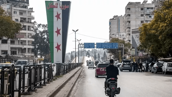 رئيس مجلس الأعمال السعودى السورى: المجلس سيُمكن المستثمرين السعوديين من فرص إعادة إعمار سوريا رئيس مجلس الأعمال السعودى السورى: المجلس سيُمكن المستثمرين السعوديين من فرص إعادة إعمار سوريا