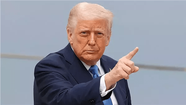 إدارة ترامب تلغى خططًا لإقامة مزارع بحرية لطاقة الرياح