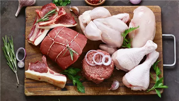 دراسة تقارن بين لحم البقر والدجاج.. أيهما أكثر أمانا لصحة الأمعاء؟