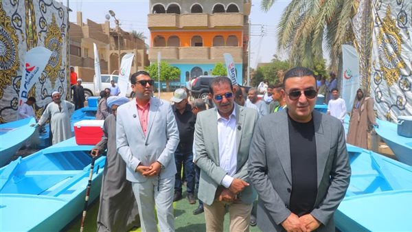 صناع الخير تسلم 21 مركبًا لصيادي قرية النمسا بالأقصر