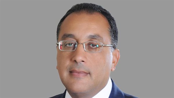 رئيس الوزراء يدعو الشركات الصينية للاستثمار في صناعة السيارات الكهربائية بمصر