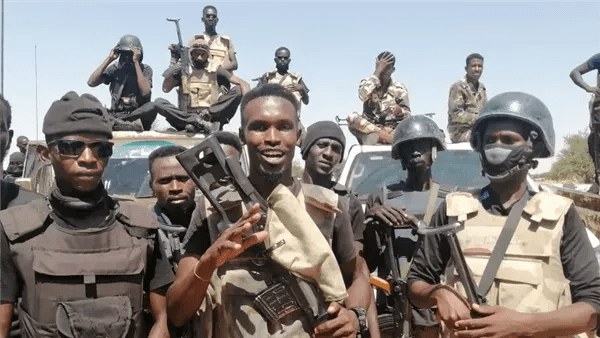 الجيش السودانى يعلن صد هجوم واسع لقوات الدعم السريع على مدينة الفاشر 