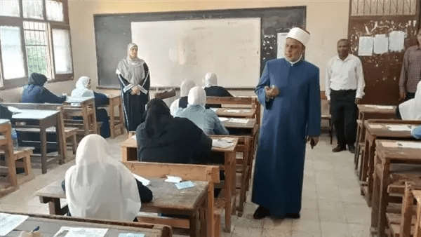  المعاهد الأزهرية يخصص أرقامًا للتواصل المباشر مع غرفة عمليات امتحانات الثانوية الأزهرية