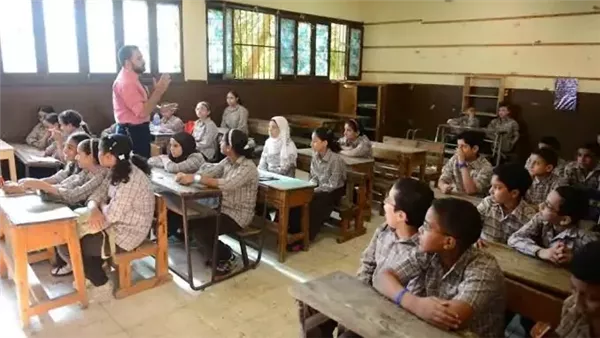 تفاصيل قرار استمرار المعلمين حتى نهاية العام رغم بلوغ سن التقاعد