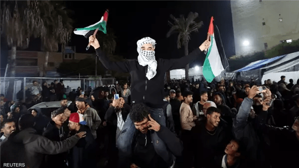 فلسطينيون: مصر العظيمة لم تغب يومًا&nbsp;عن الأحداث الأليمة وأوقفت نزيف الدم الفلسطينى