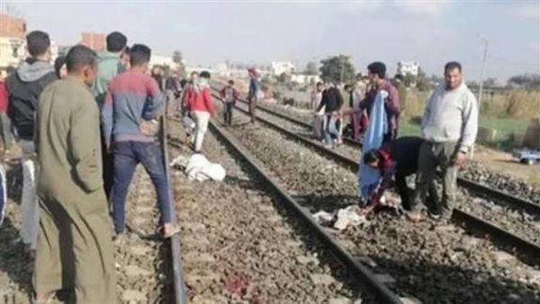 تعثرت قدماه.. مصرع شخص أسفل عجلات قطار بالشرقية