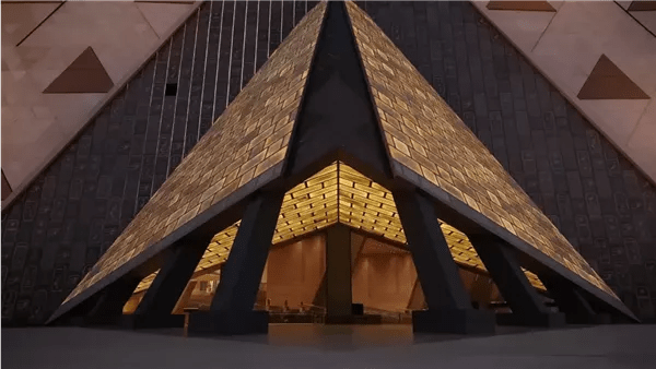 سر أنشودة نحن أسياد الحياة التي ألهبت مشاعر المصريين بالتزامن مع افتتاح المتحف