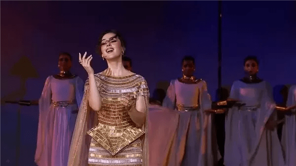 السوبرانو العالمية شيرين طارق تكشف تفاصيل مشاركتها بحفل افتتاح المتحف المصري الكبير