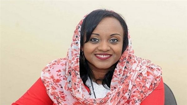  آن الصافي لـ &ldquo;أطياف&rdquo;: التوب السوداني رمز أنوثة وقوة ناعمة بالثقافة العربية