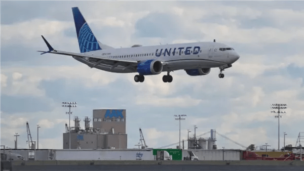 عاجل.. وكالة سلامة الطيران الأوروبية توصي بتجنب المجال الجوي الإيراني