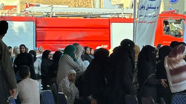 السيدات يتصدرن المشهد أمام لجان الغردقة في انتخابات مجلس النواب