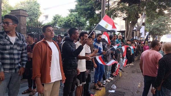 حضور كبير للشباب.. إقبال على لجان الانتخابات البرلمانية في الإسكندرية