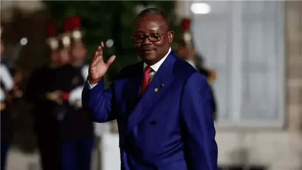 عزل رئيس غينيا بيساو وتعليق عمل مؤسسات الدولة حتى إشعار آخر