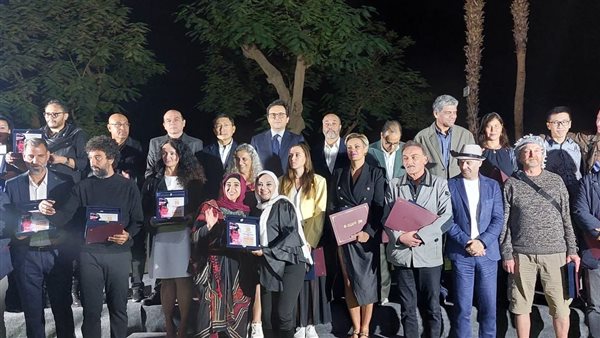 وزير الثقافة ومحافظ الأقصر يشهدان ختام ملتقى الأقصر الدولى للتصوير