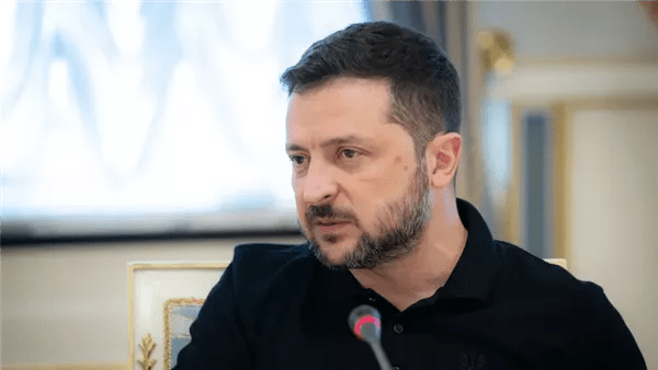 زيلينسكي: مستعد للجلوس مع بوتين من أجل إنهاء الحرب زيلينسكي: مستعد للجلوس مع بوتين من أجل إنهاء الحرب