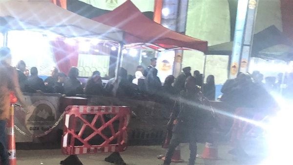 صفوف السيدات تتصدر المشهد في الساعات الأخيرة لليوم الأول بإمبابة