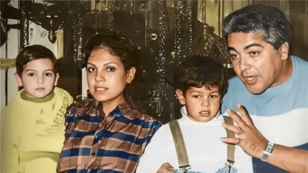 أسرتا الزعيم عادل إمام وعمر متولي تستقبلان عزاء إيمان إمام بمسجد الشرطة.. غدا