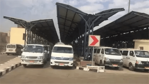 &laquo;القرار اتلغى خلال ساعة&raquo;.. تفاصيل أزمة منع ركوب السيدات بجوار السائقين في البحيرة 