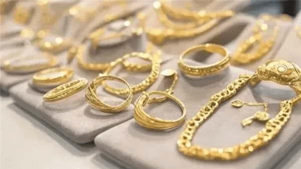 سعر الذهب عيار 21 اليوم الجمعة 2 يناير 2026 في الصاغة